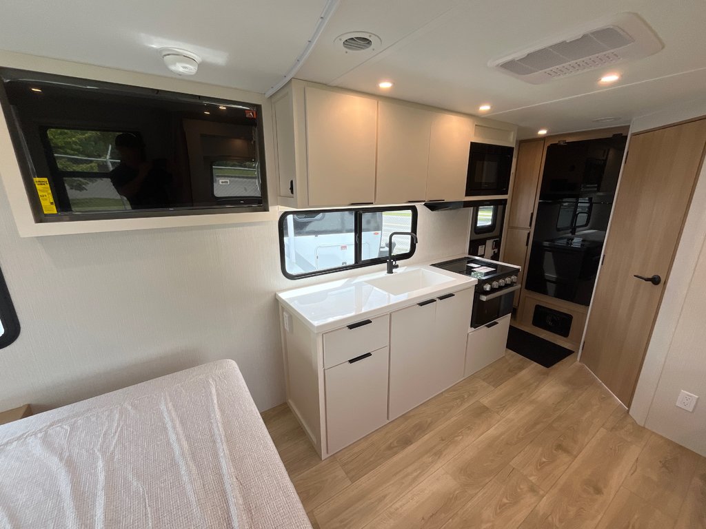 2026 Winnebago THRIVE 18FBS in Terrace, British Columbia - 10 - w1024h768px