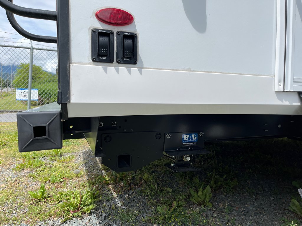2026 Winnebago THRIVE 18FBS in Terrace, British Columbia - 18 - w1024h768px