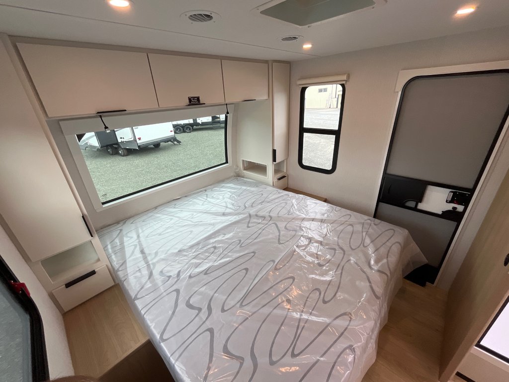 2026 Winnebago THRIVE 25RLS in Terrace, British Columbia - 13 - w1024h768px