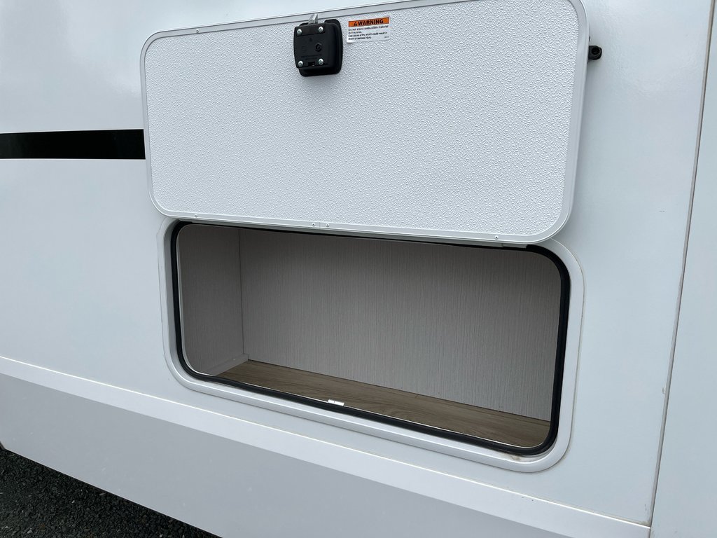2026 Winnebago THRIVE 29RLO in Terrace, British Columbia - 7 - w1024h768px