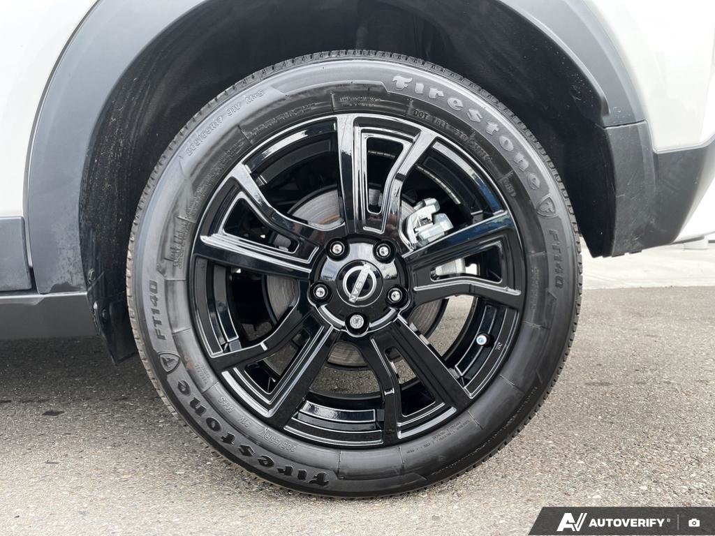 2024 Nissan Kicks SR-5