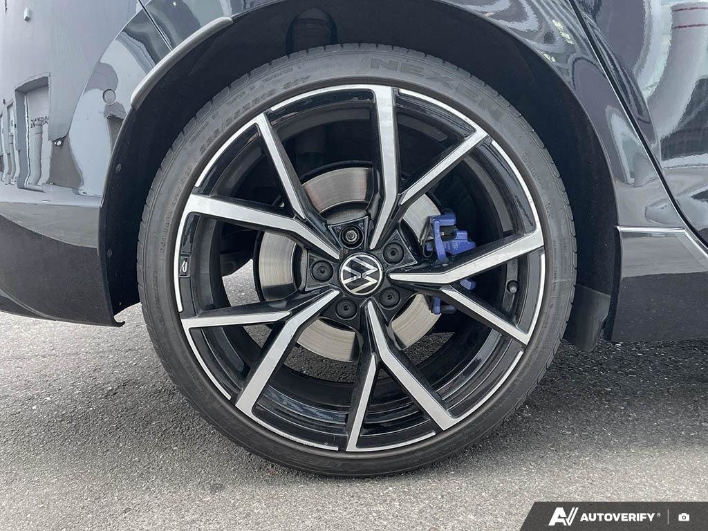 2022 Volkswagen Golf R BASE-6