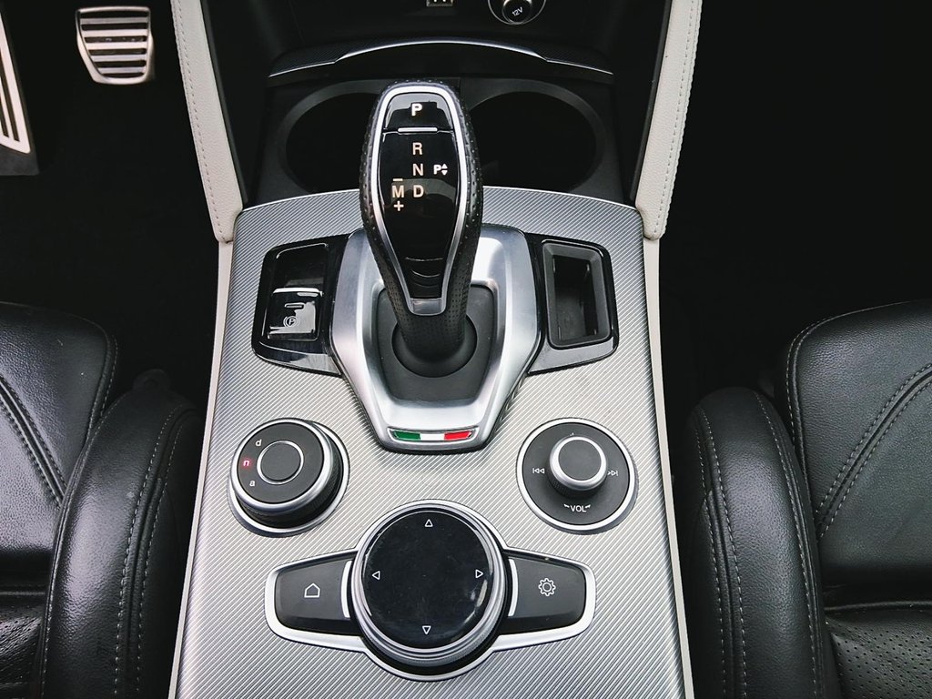 2021 Alfa Romeo Stelvio Ti AWD in Stratford, Ontario - 19 - w1024h768px