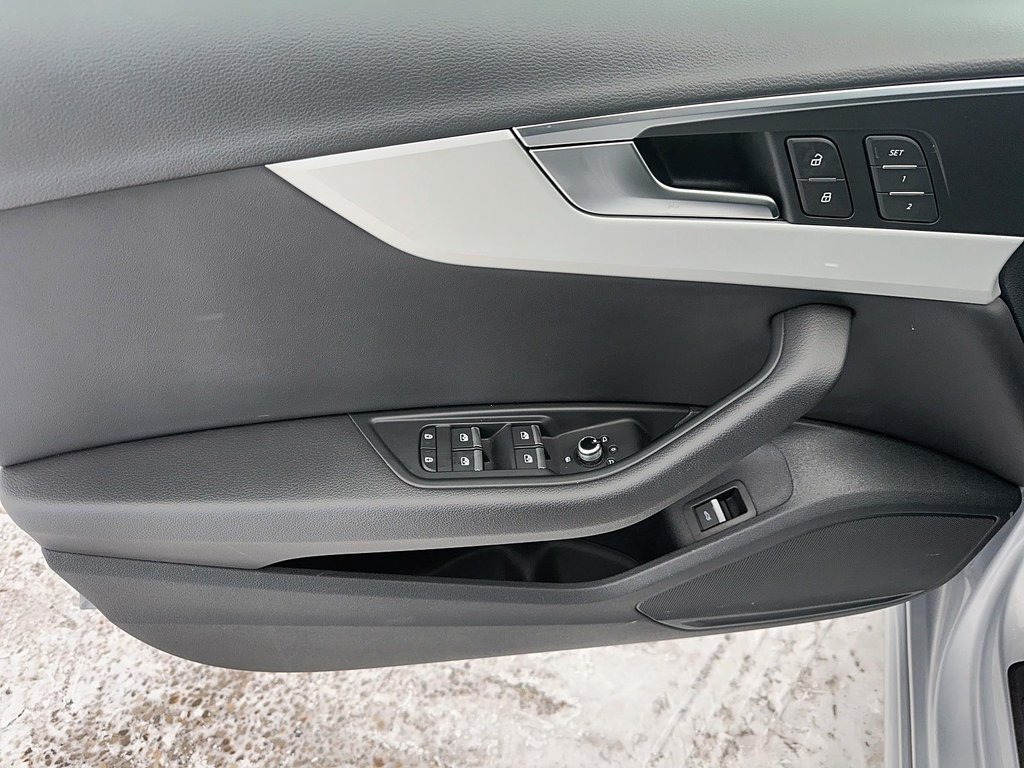 2023 Audi A4 45 2.0T Komfort quattro 7sp S Tronic in Stratford, Ontario - 9 - w1024h768px