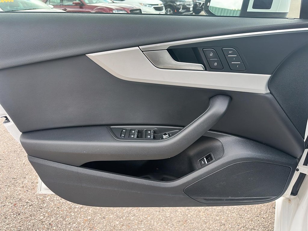2023 Audi A4 45 2.0T Komfort quattro 7sp S Tronic in Stratford, Ontario - 11 - w1024h768px