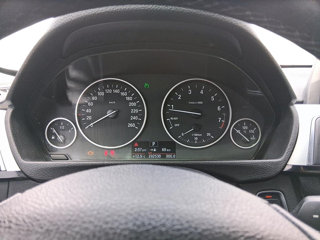 2016 BMW 320i xDrive Sedan in Stratford, Ontario - 14 - w1024h768px