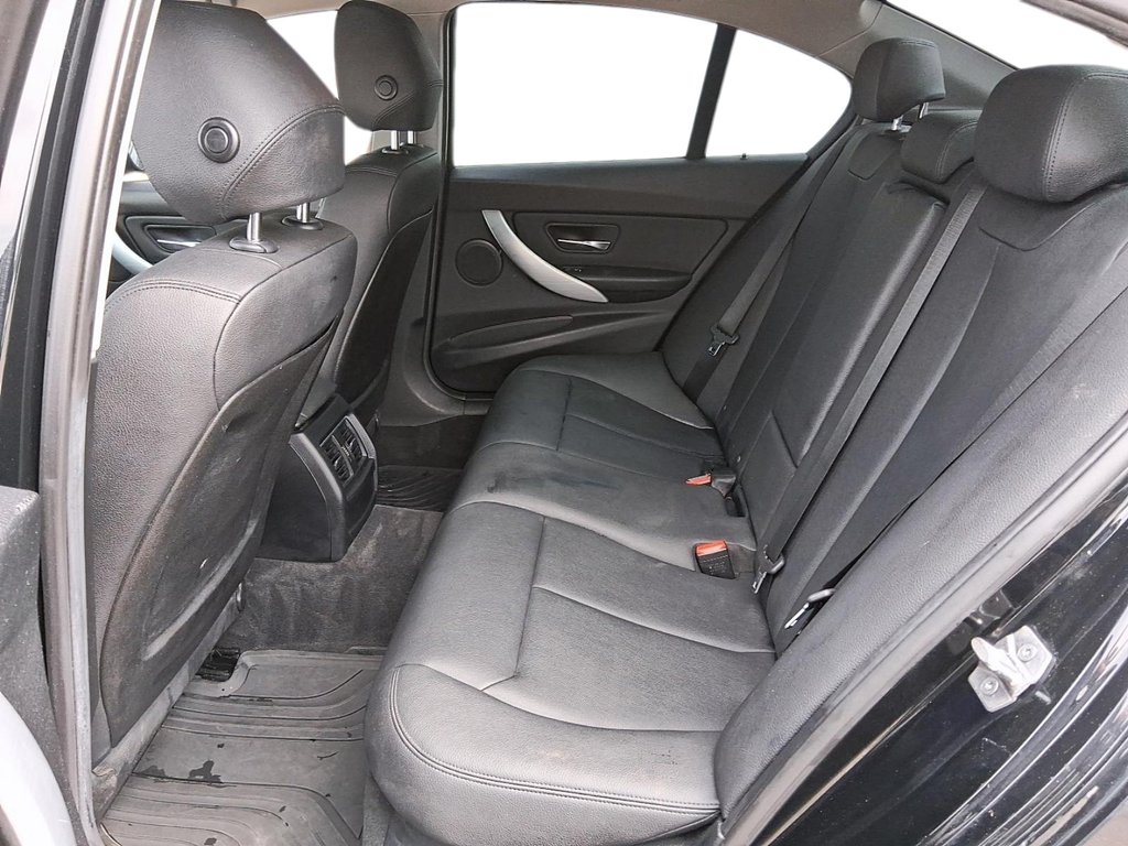 2016 BMW 320i xDrive Sedan in Stratford, Ontario - 9 - w1024h768px