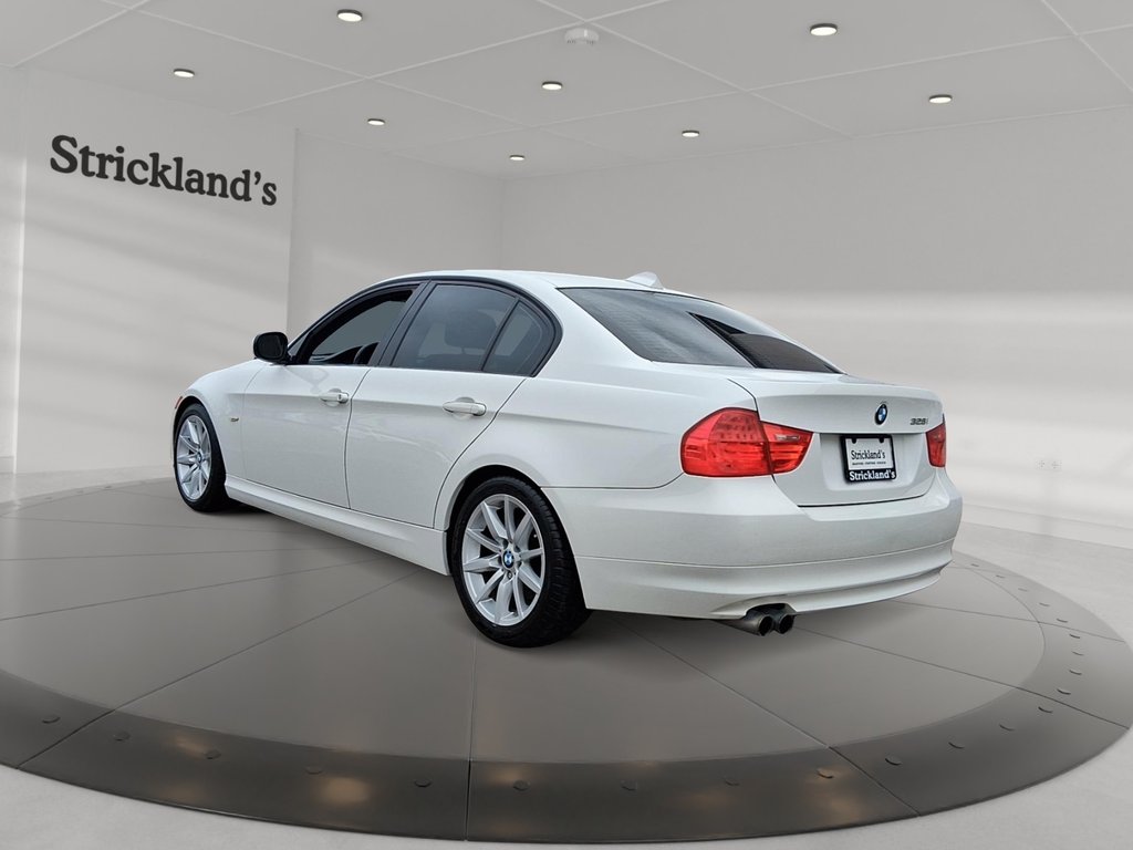 2010 BMW 328i Sedan in Stratford, Ontario - 4 - w1024h768px