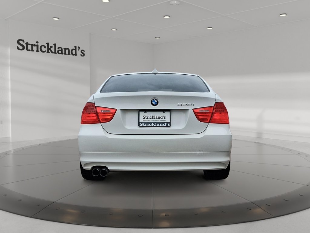 2010 BMW 328i Sedan in Stratford, Ontario - 3 - w1024h768px