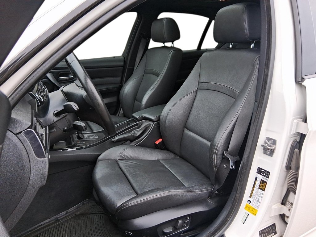 2010 BMW 328i Sedan in Stratford, Ontario - 9 - w1024h768px