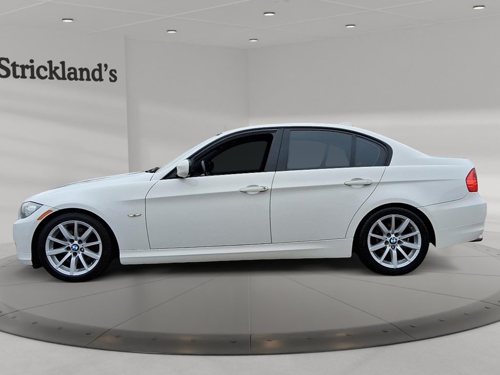 2010 BMW 328i Sedan in Stratford, Ontario - 5 - w1024h768px