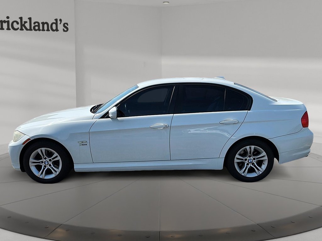 2011 BMW 328i xDrive Sedan Classic Ed. PK77 in Stratford, Ontario - 5 - w1024h768px