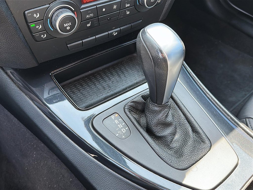 2011 BMW 328i xDrive Sedan Classic Ed. PK77 in Stratford, Ontario - 14 - w1024h768px