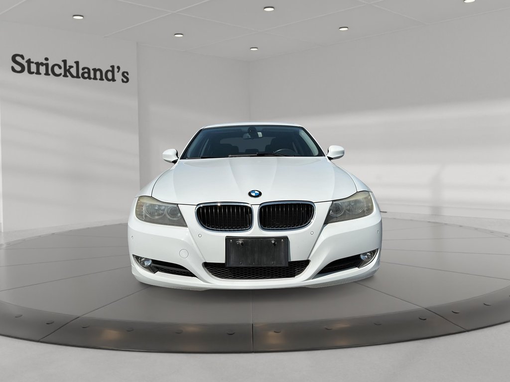 2011 BMW 328i xDrive Sedan Classic Ed. PK77 in Stratford, Ontario - 2 - w1024h768px
