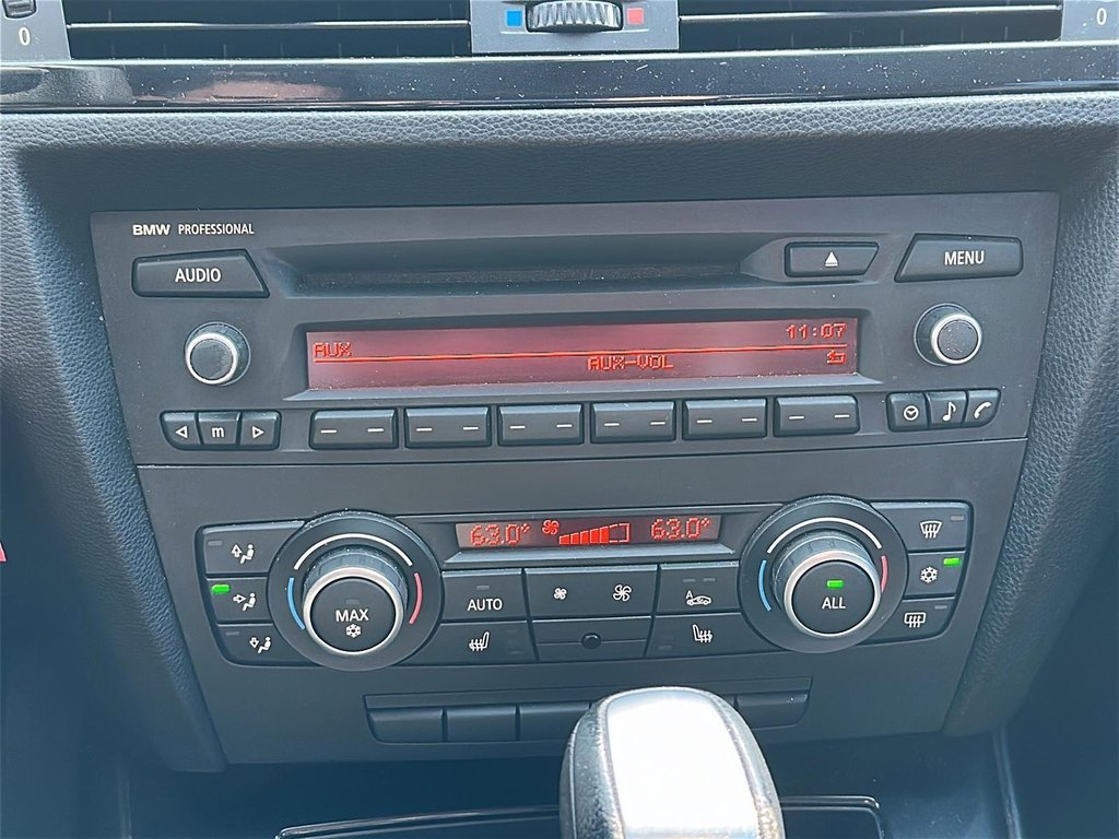 2011 BMW 328i xDrive Sedan Classic Ed. PK77 in Stratford, Ontario - 15 - w1024h768px