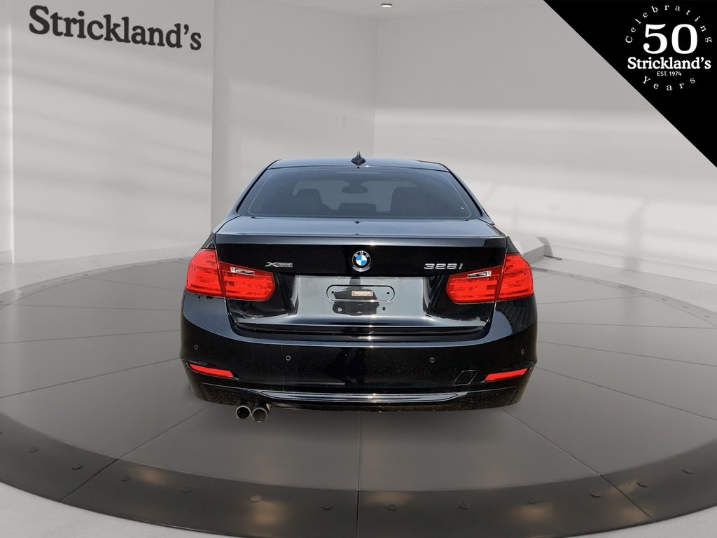 2013  328i XDrive Sedan Sport Line in Stratford, Ontario - 3 - w1024h768px