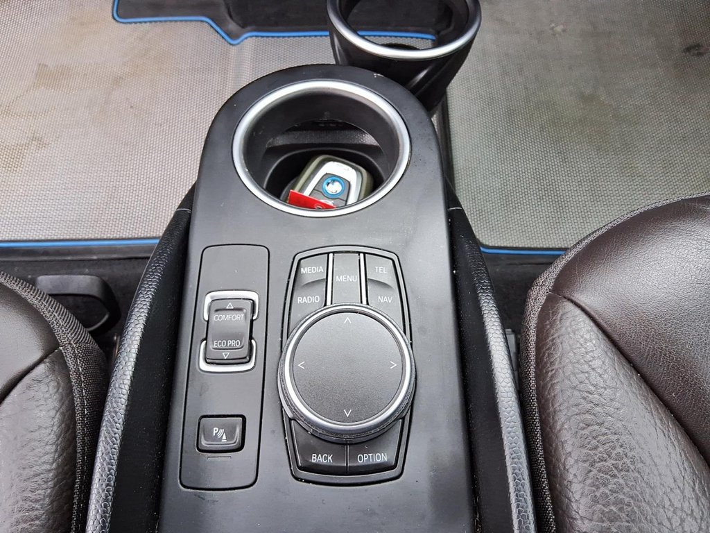 2017 BMW i3 4DR HB W/RANGE EXTENDER in Stratford, Ontario - 19 - w1024h768px