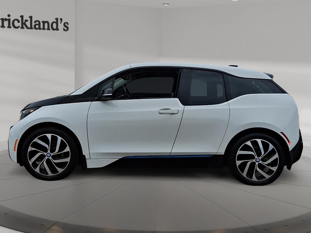 2017 BMW i3 4DR HB W/RANGE EXTENDER in Stratford, Ontario - 5 - w1024h768px