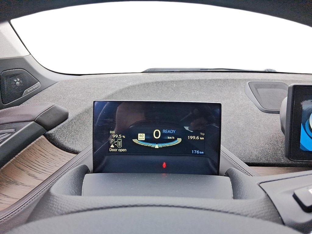 2017 BMW i3 4DR HB W/RANGE EXTENDER in Stratford, Ontario - 16 - w1024h768px