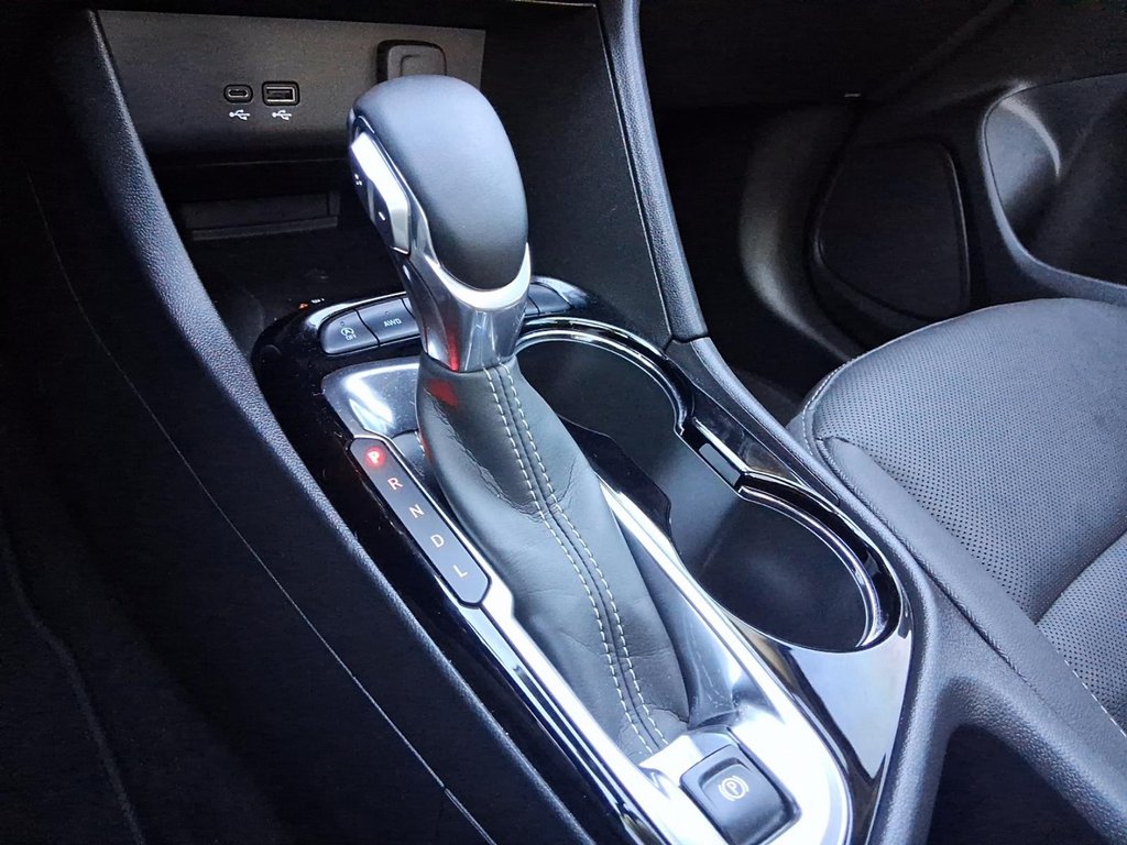 2024 Buick Encore GX Sport Touring AWD in Stratford, Ontario - 16 - w1024h768px