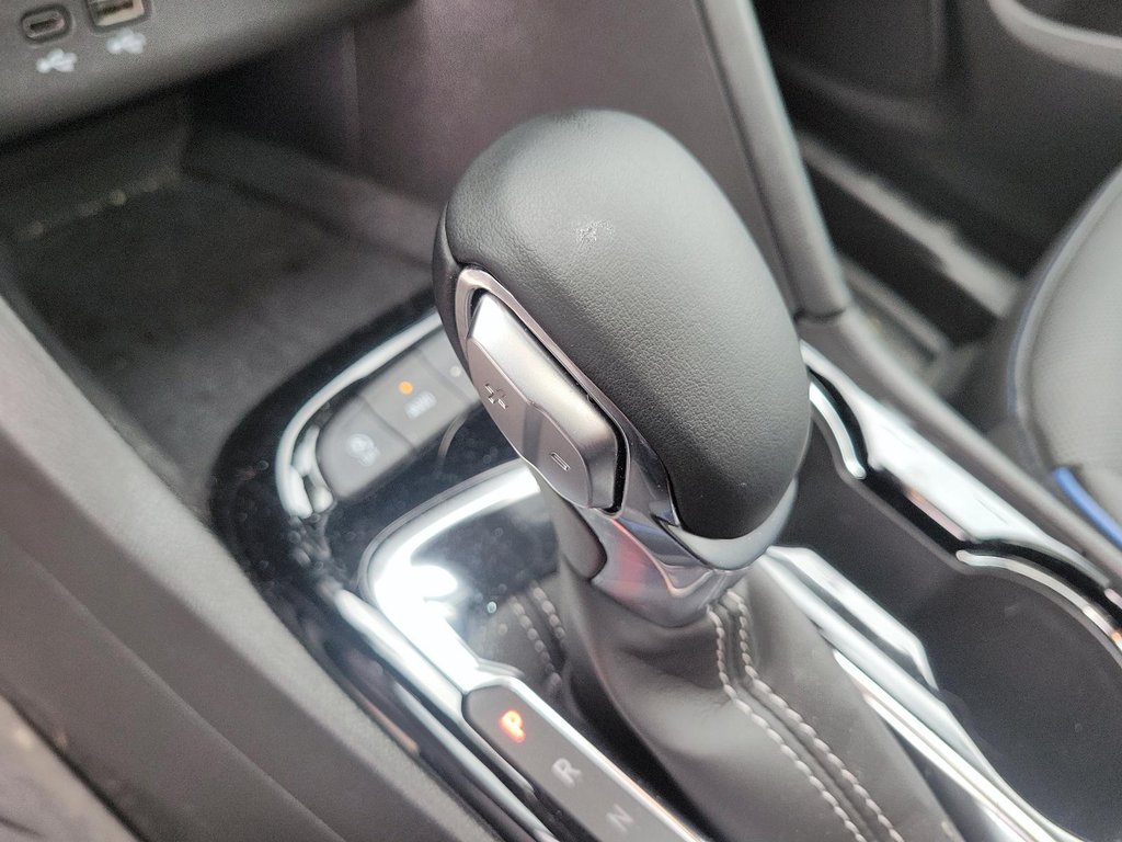 2026 Buick Encore GX Sport Touring AWD in Stratford, Ontario - 14 - w1024h768px