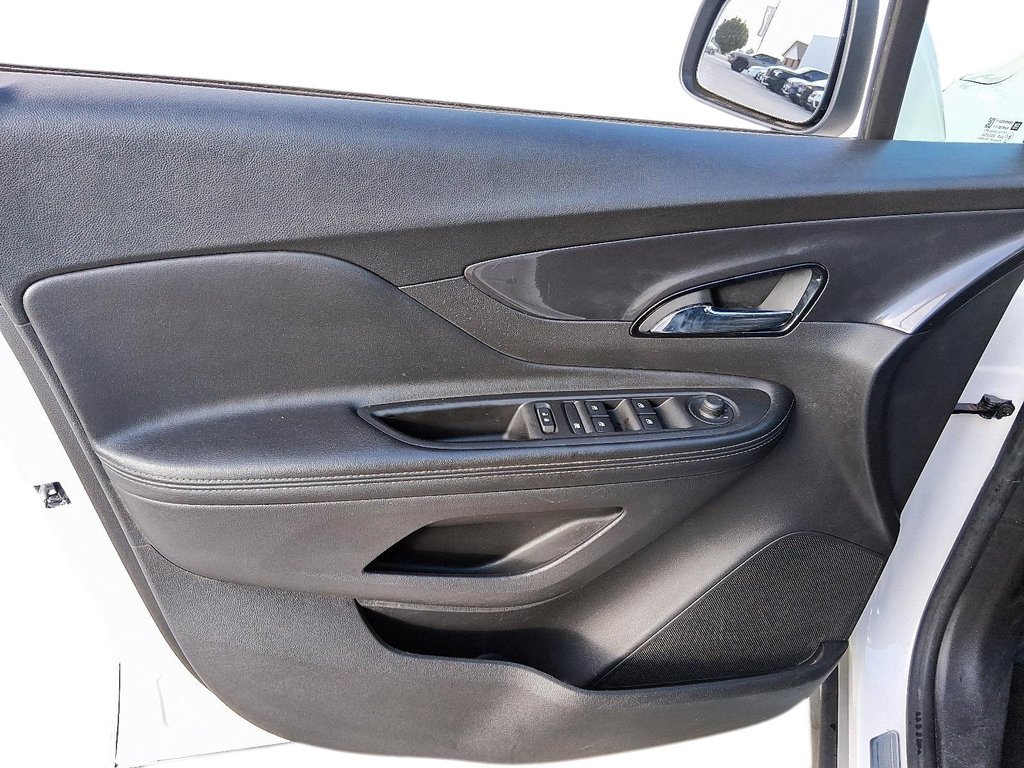 2019 Buick Encore AWD Preferred in Stratford, Ontario - 12 - w1024h768px