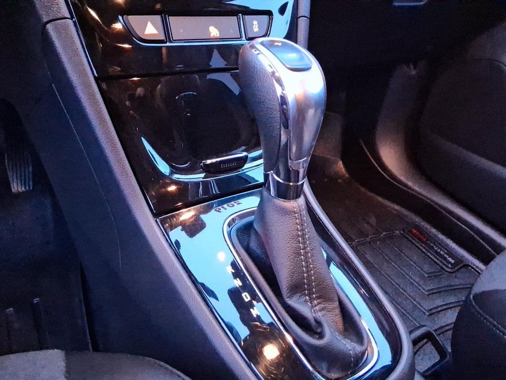 2019 Buick Encore AWD Sport Touring in Stratford, Ontario - 17 - w1024h768px