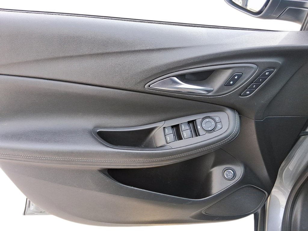 2023 Buick Encore Gx Essence AWD in Stratford, Ontario - 11 - w1024h768px