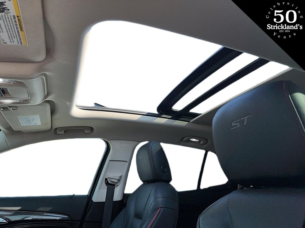 2022 Buick ENVISION Essence AWD in Stratford, Ontario - 14 - w1024h768px