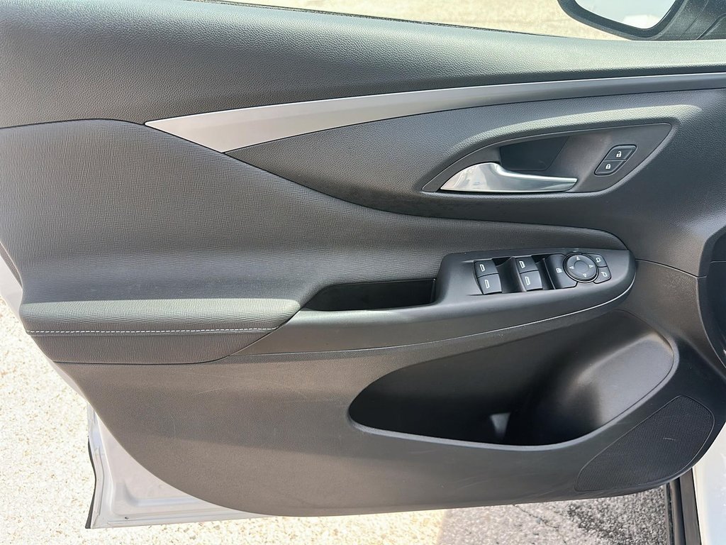 2024 Buick Envista FWD Preferred in Stratford, Ontario - 10 - w1024h768px
