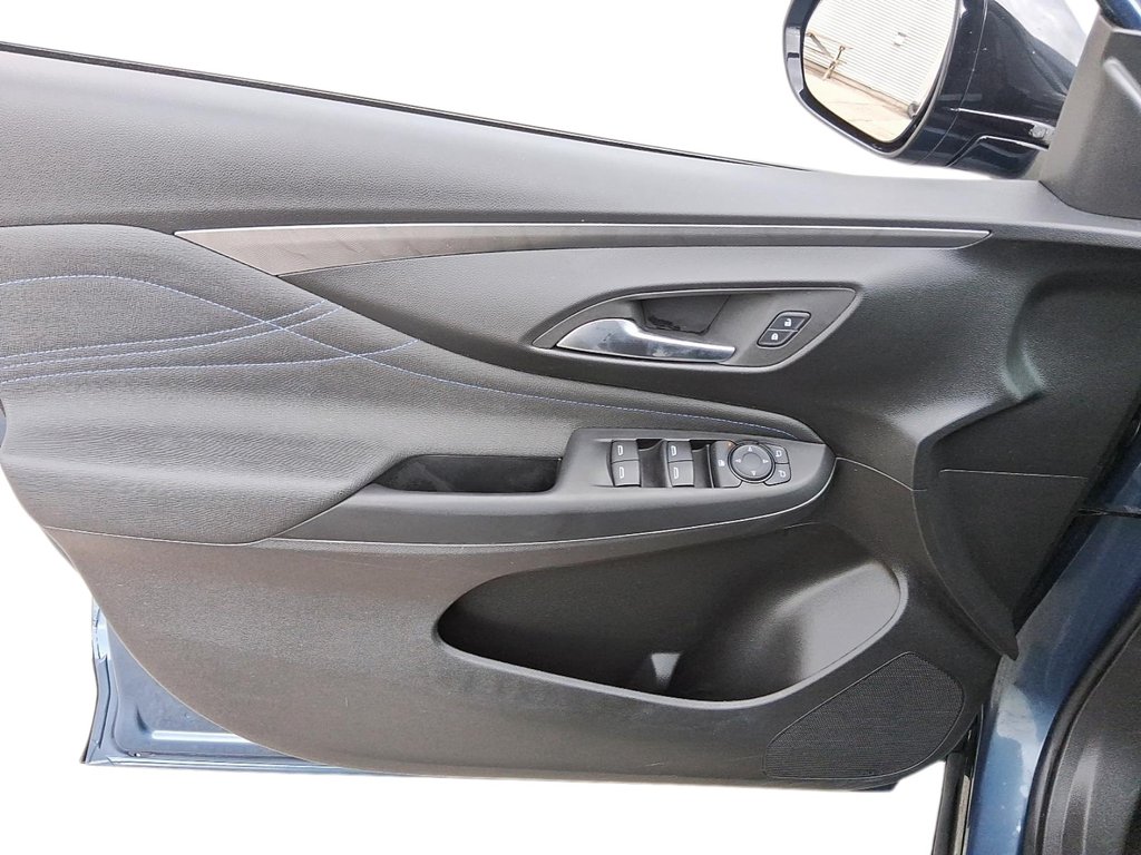 2024 Buick Envista FWD Sport Touring in Stratford, Ontario - 12 - w1024h768px