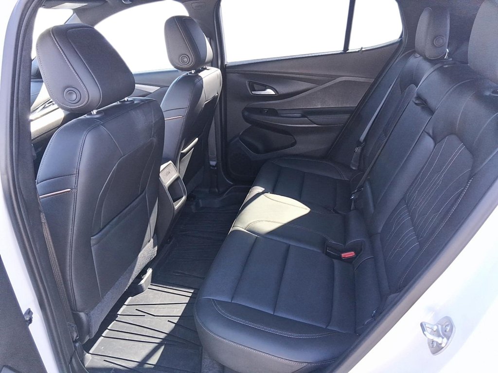 2025 Buick Envista FWD 4dr Avenir in Stratford, Ontario - 9 - w1024h768px