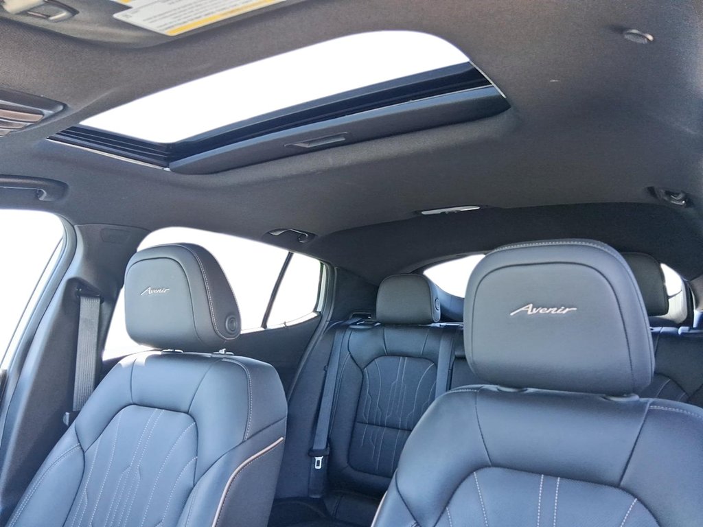 2025 Buick Envista FWD 4dr Avenir in Stratford, Ontario - 18 - w1024h768px