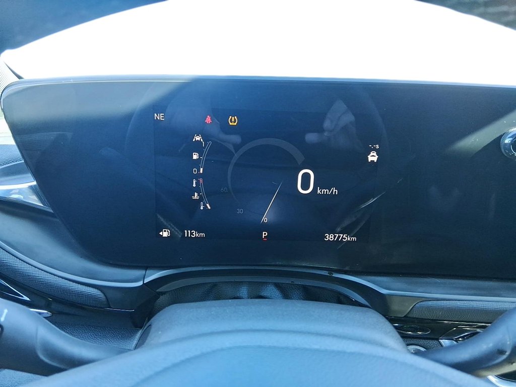 2025 Buick Envista FWD 4dr Avenir in Stratford, Ontario - 14 - w1024h768px