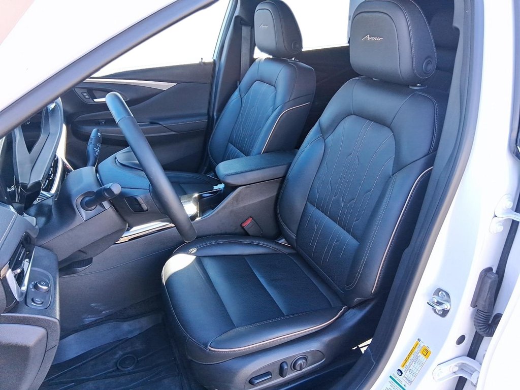 2025 Buick Envista FWD 4dr Avenir in Stratford, Ontario - 8 - w1024h768px