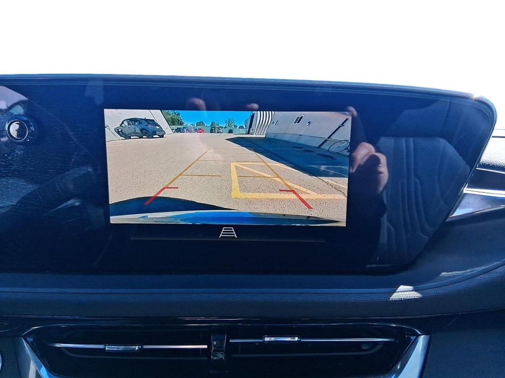 2025 Buick Envista FWD 4dr Avenir in Stratford, Ontario - 18 - w1024h768px