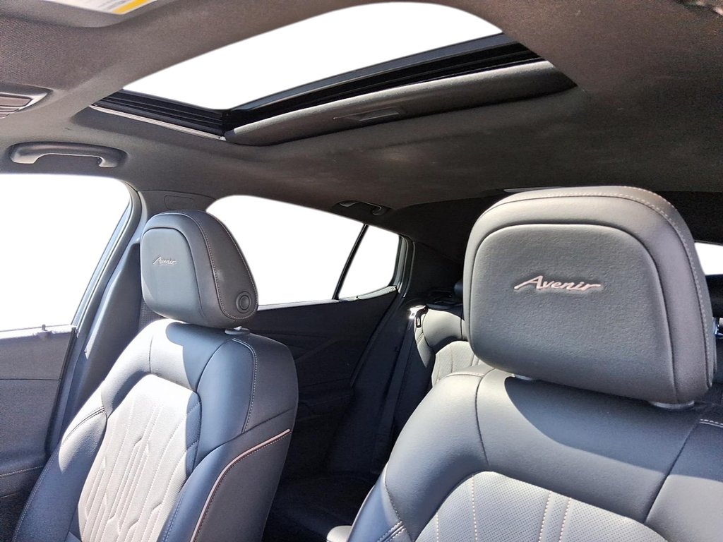 2025 Buick Envista FWD 4dr Avenir in Stratford, Ontario - 17 - w1024h768px