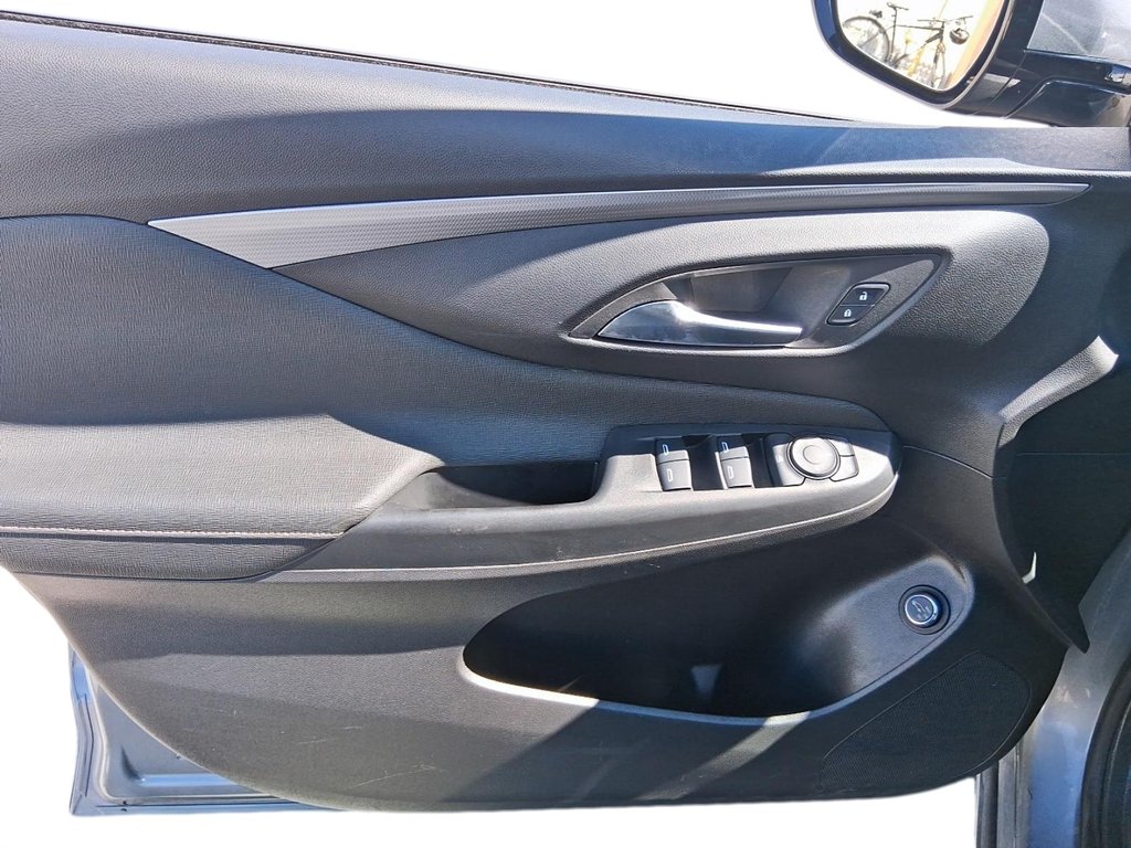 2025 Buick Envista FWD 4dr Avenir in Stratford, Ontario - 11 - w1024h768px