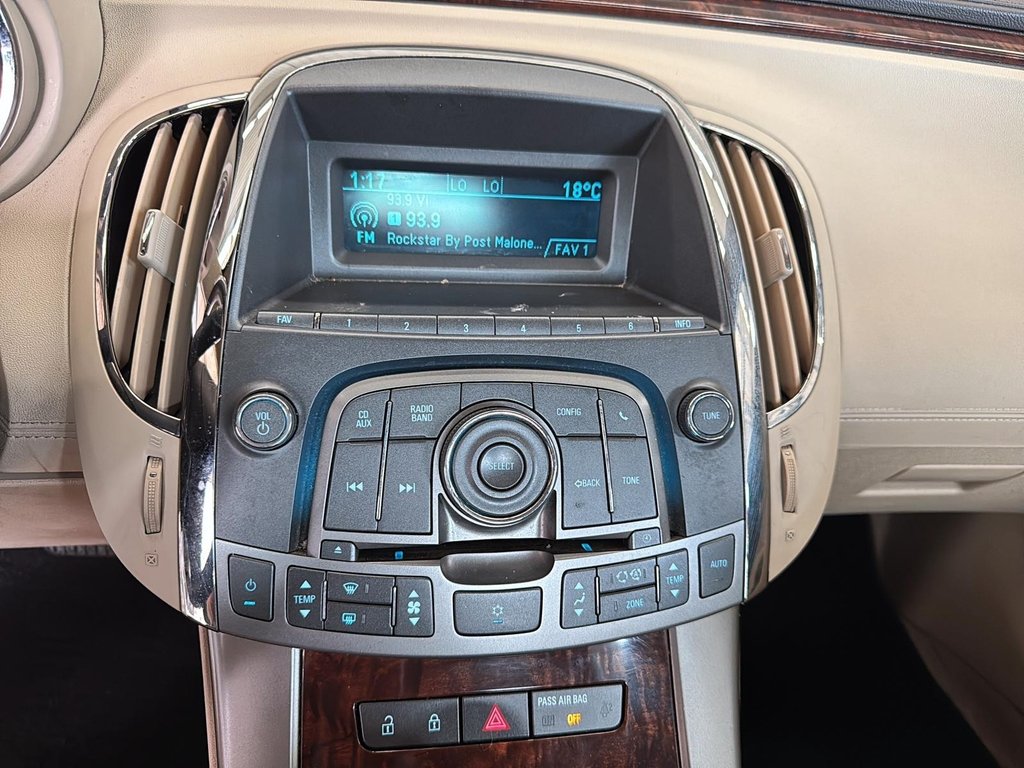 2011 Buick LaCROSSE CX 2.4L 1SA in Stratford, Ontario - 16 - w1024h768px