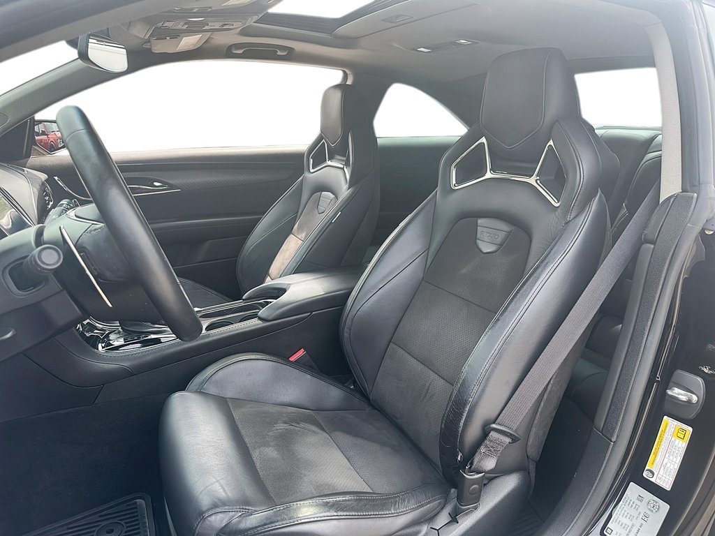 2017 Cadillac ATS Coupe AWD 2.0L Turbo Luxury in Stratford, Ontario - 8 - w1024h768px