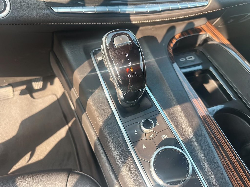 2024 Cadillac Escalade 4WD Luxury in Stratford, Ontario - 14 - w1024h768px