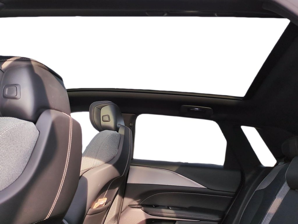 2024 Cadillac LYRIQ 4dr Tech w/1SA in Stratford, Ontario - 17 - w1024h768px