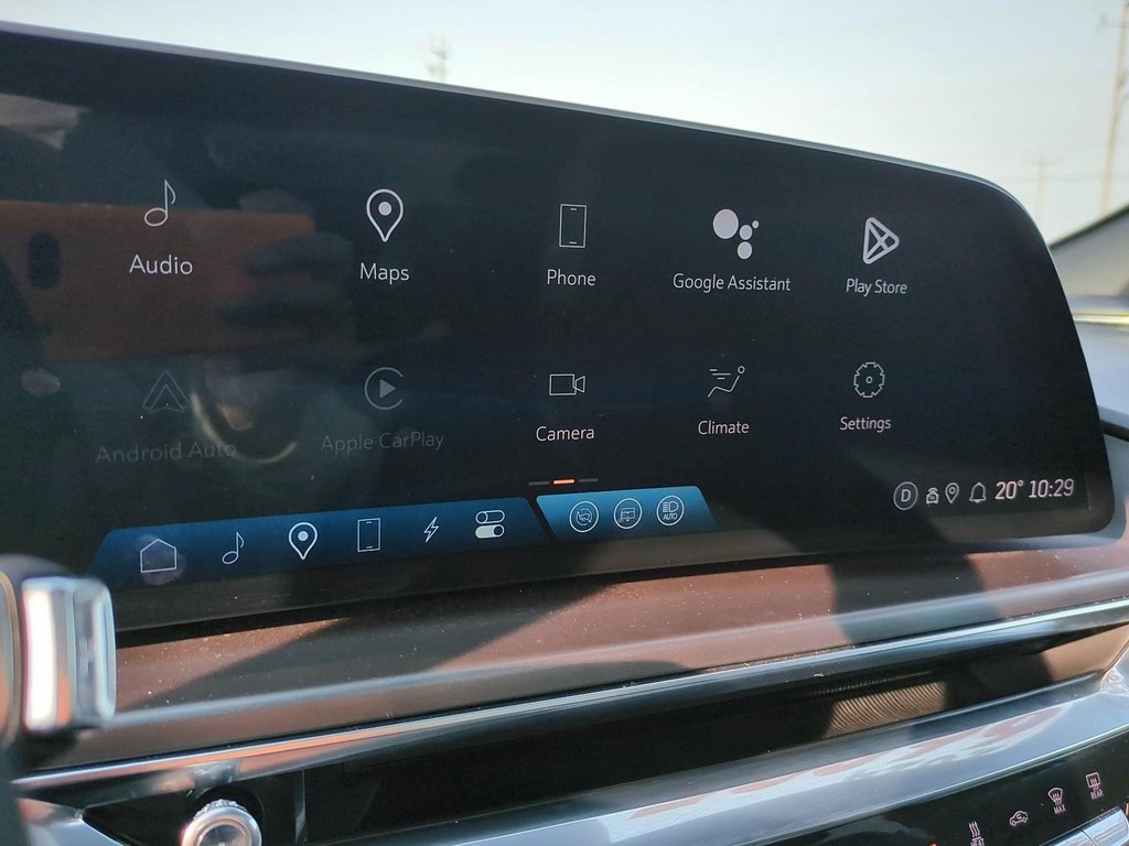 2024 Cadillac LYRIQ 4dr Tech w/1SA in Stratford, Ontario - 16 - w1024h768px