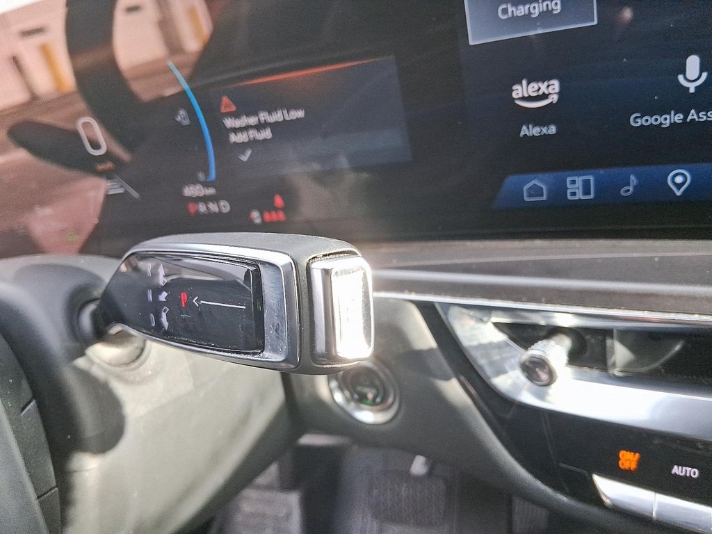 2024 Cadillac LYRIQ 4dr Tech w/1SA in Stratford, Ontario - 18 - w1024h768px