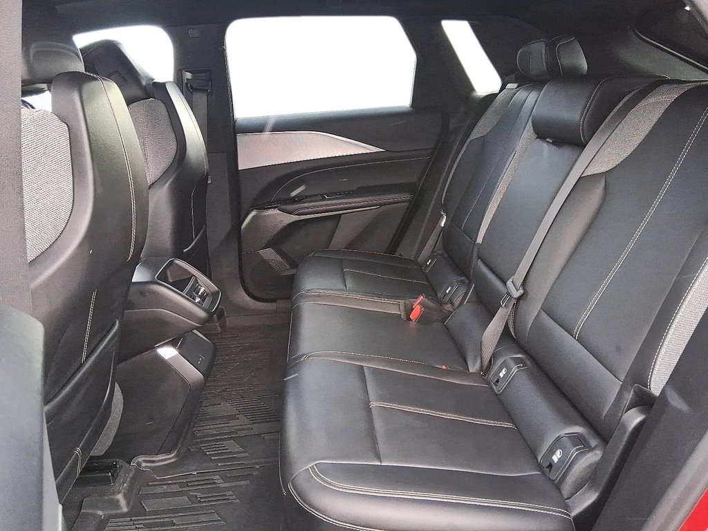 2024 Cadillac LYRIQ 4dr Tech w/1SA in Stratford, Ontario - 10 - w1024h768px