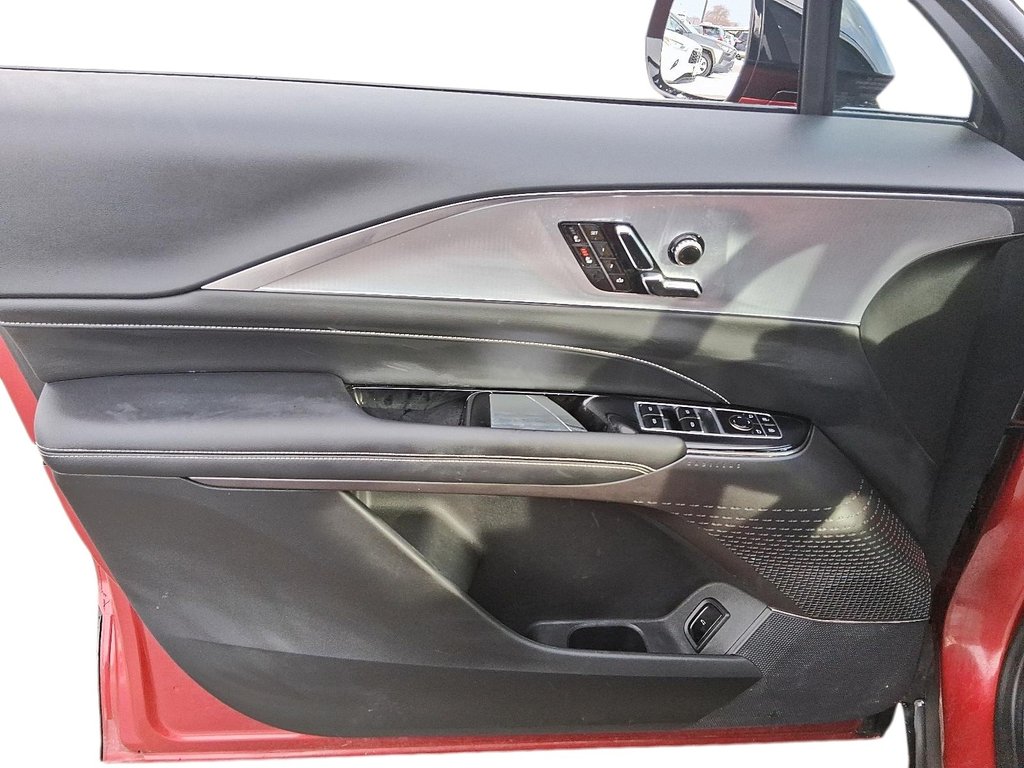 2024 Cadillac LYRIQ 4dr Tech w/1SA in Stratford, Ontario - 12 - w1024h768px