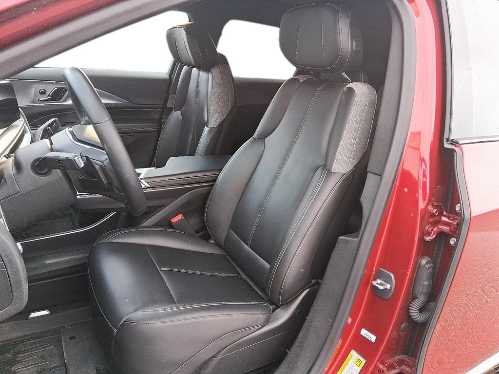 2024 Cadillac LYRIQ 4dr Tech w/1SA in Stratford, Ontario - 9 - w1024h768px