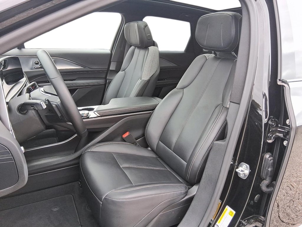2024 Cadillac LYRIQ 4dr Tech w/1SA in Stratford, Ontario - 9 - w1024h768px