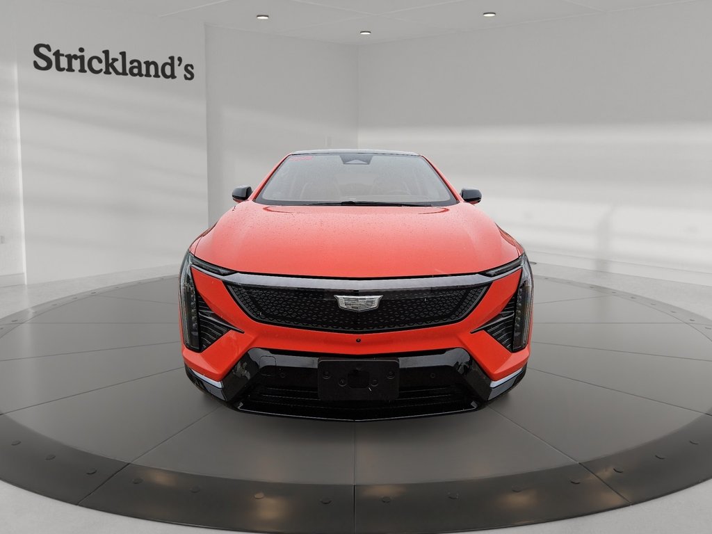 2025 Cadillac OPTIQ AWD 4dr Sport w/1SF in Stratford, Ontario - 2 - w1024h768px