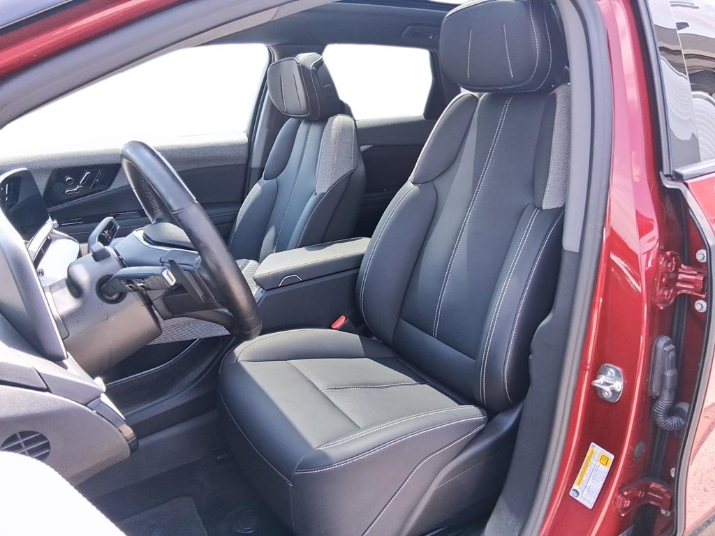 2025 Cadillac OPTIQ AWD 4dr Sport w/1SF in Stratford, Ontario - 9 - w1024h768px
